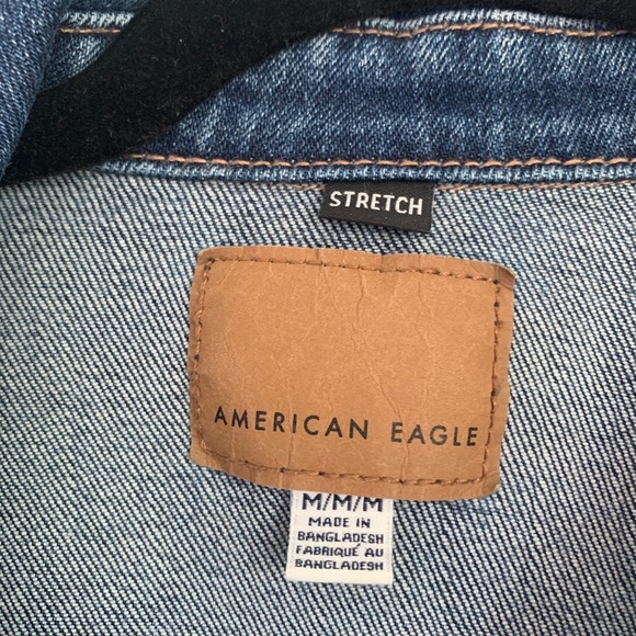 American Eagle Cropped Jean Jacket - Picture 2 of 4